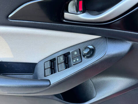 2015 Mazda MAZDA3 i Touring