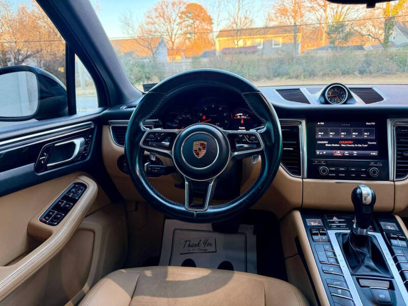 2017 Porsche Macan