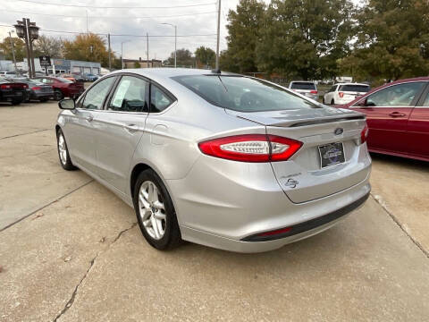 2016 Ford Fusion SE