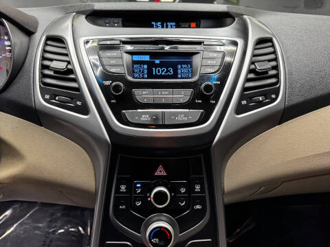 2014 Hyundai Elantra SE