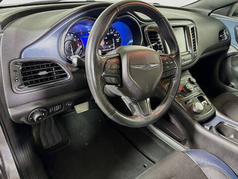 2016 Chrysler 200 S