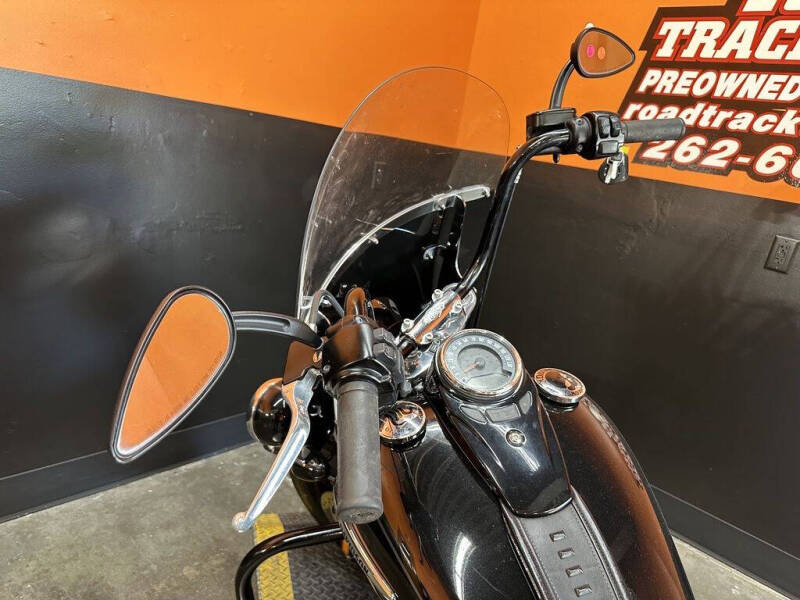 2018 Harley-Davidson FLHC - Softail Heritage
