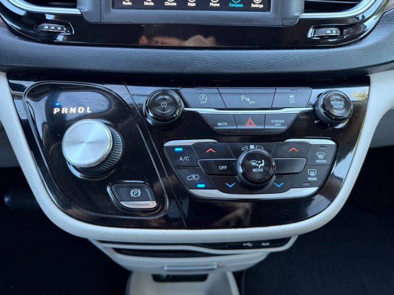 2019 Chrysler Pacifica LX