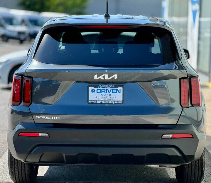 2023 Kia Sorento LX