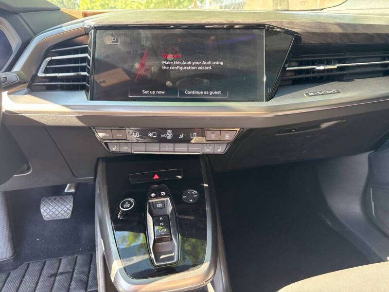 2024 Audi Q4 e-tron quattro Premium Plus 50