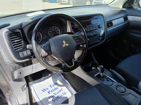 2016 Mitsubishi Outlander ES