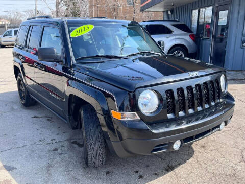 2013 Jeep Patriot for sale at Zor Ros Motors Inc. in Melrose Park IL