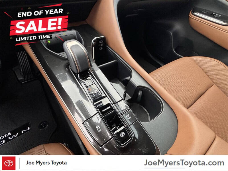 2025 Toyota Crown Signia Limited