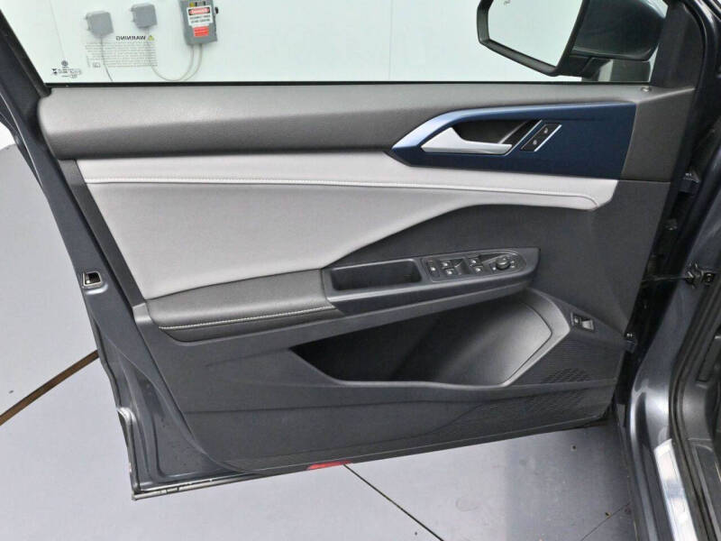 2024 Volkswagen Taos SE 4Motion