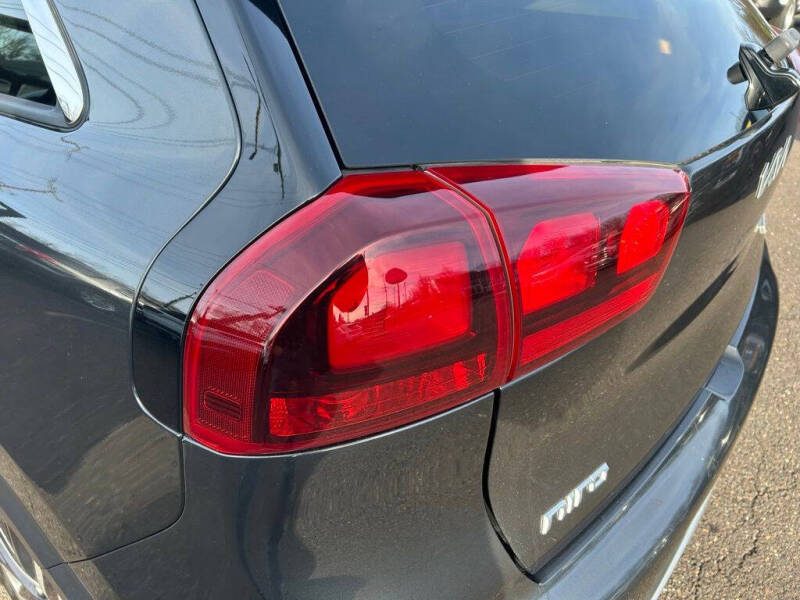 2022 Kia Niro Plug-In Hybrid LXS