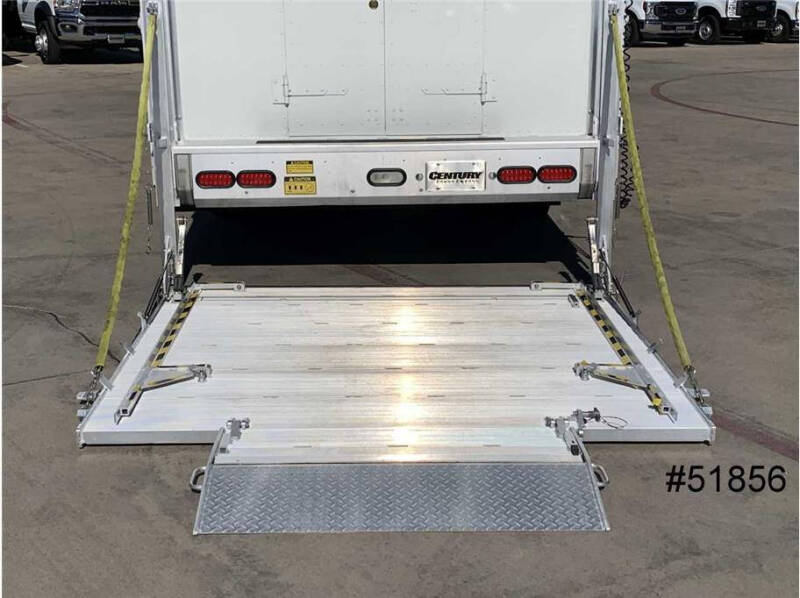 2016 Freightliner MT45 Chassis