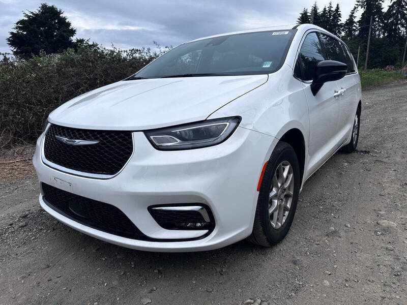 2025 Chrysler Pacifica Select