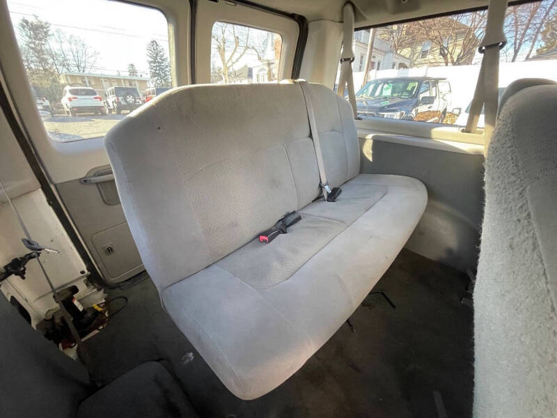 2010 Ford E-Series E-350 SD XLT