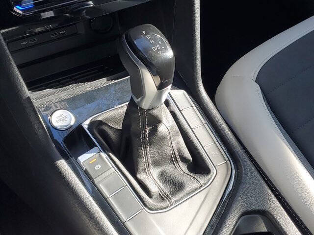 2025 Volkswagen Taos SE