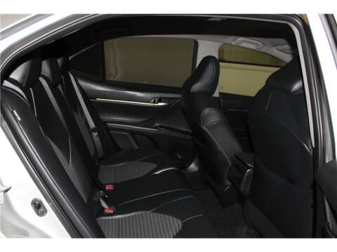 2022 Toyota Camry Hybrid SE Nightshade