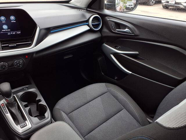 2025 Chevrolet Trax LS