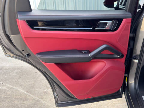 2023 Porsche Cayenne