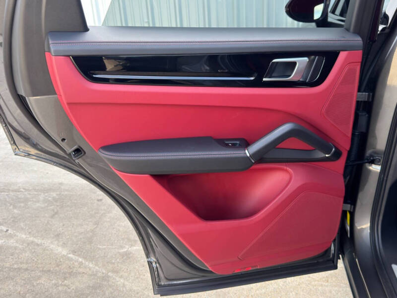 2023 Porsche Cayenne