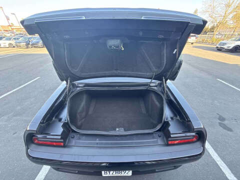 2021 Dodge Challenger SXT