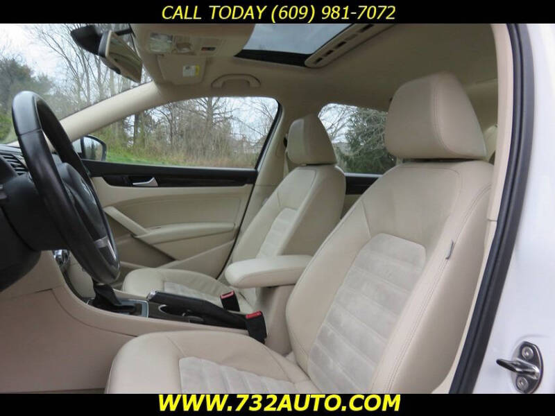 2014 Volkswagen Passat 1.8T SEL Premium PZEV