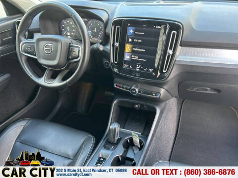 2019 Volvo XC40 T5 Momentum