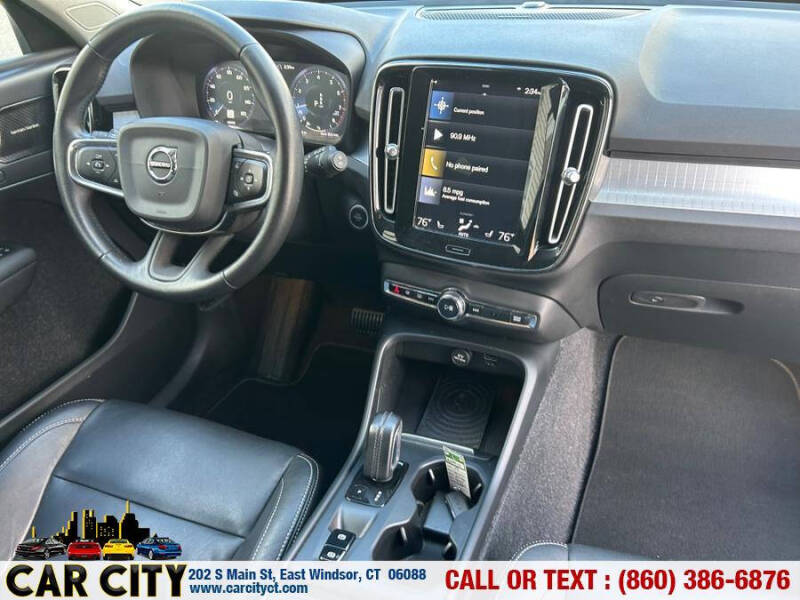 2019 Volvo XC40 T5 Momentum