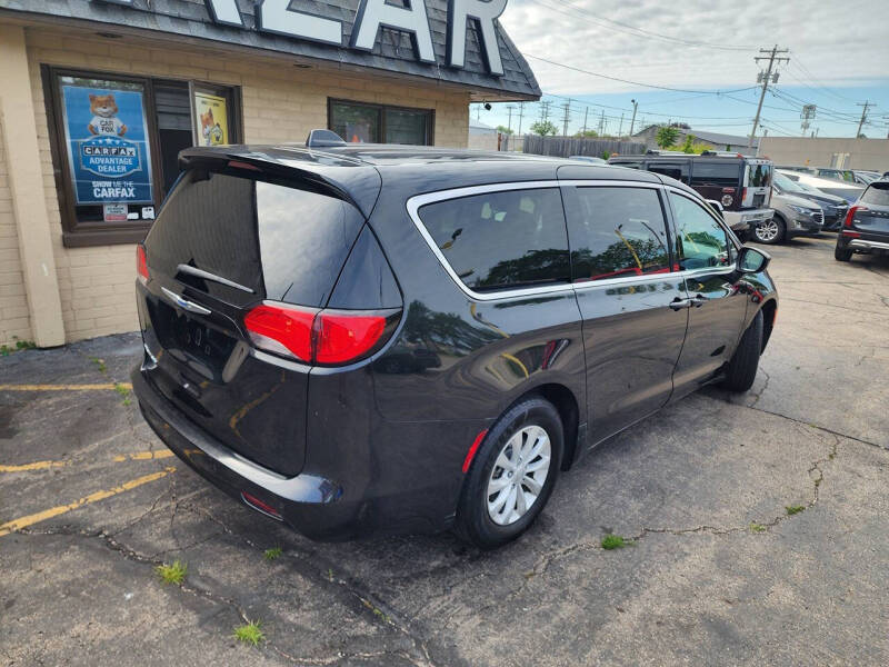 2018 Chrysler Pacifica LX