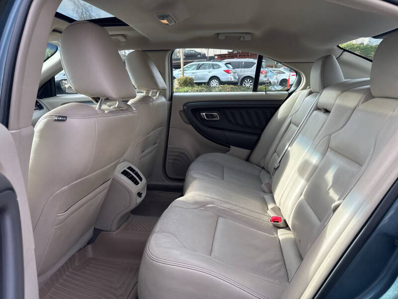 2010 Ford Taurus SEL