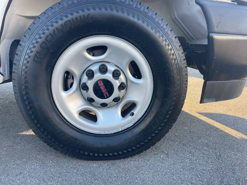 2024 GMC Savana 2500