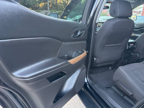 2017 GMC Acadia SLE-2