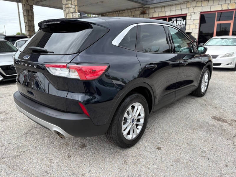 2021 Ford Escape SE