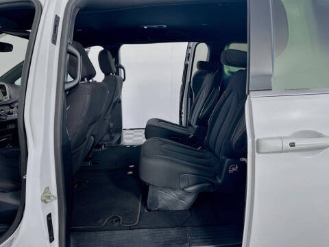 2023 Chrysler Pacifica Touring