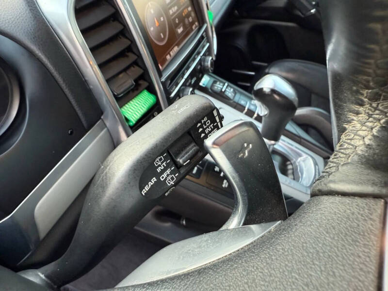 2013 Porsche Cayenne GTS