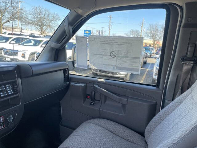 2025 Chevrolet Express 2500