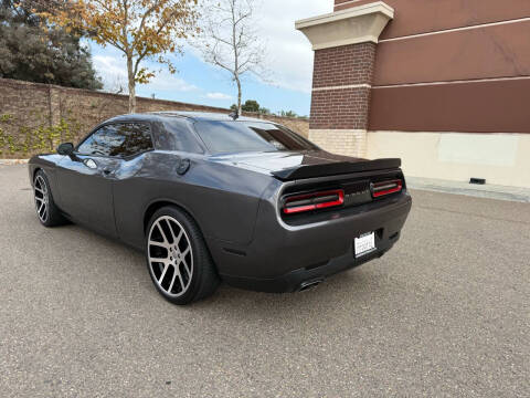 2016 Dodge Challenger SXT Plus