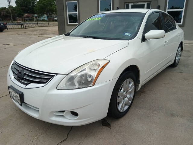 2012 Nissan Altima for sale at Auto Haus Imports in Grand Prairie, TX