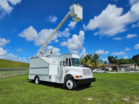 2001 International 4700 for sale at American Trucks and Equipment in Hollywood FL