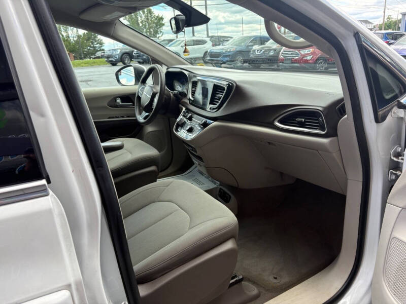 2017 Chrysler Pacifica Touring