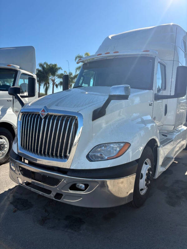 2020 International LT625