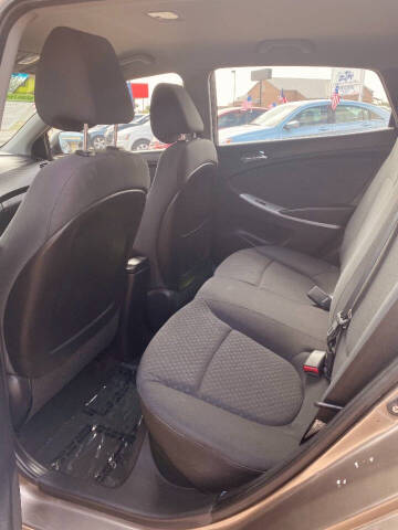 2012 Hyundai Accent SE