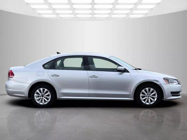 2015 Volkswagen Passat for sale at Used Cars Toledo in Oregon, OH