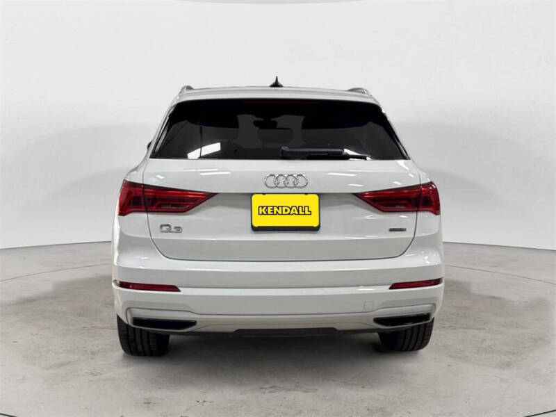 2019 Audi Q3 quattro Premium 45 TFSI