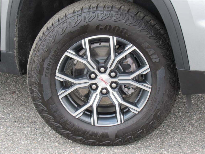 2024 GMC Acadia AT4