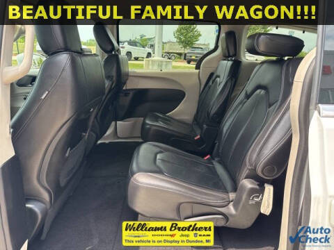 2022 Chrysler Pacifica Touring L