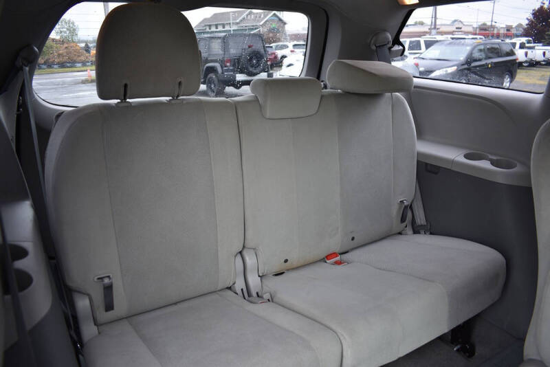2012 Toyota Sienna Base 7-Passenger