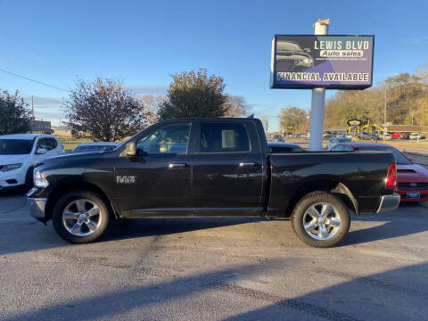 2016 RAM 1500 SLT