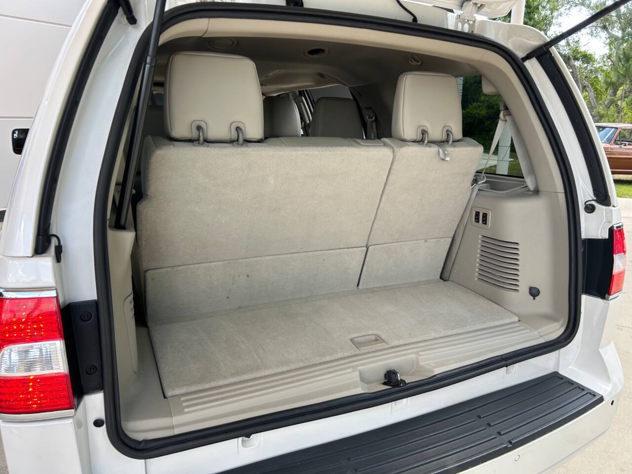2014 Lincoln Navigator 9