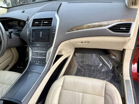 2014 Lincoln MKZ