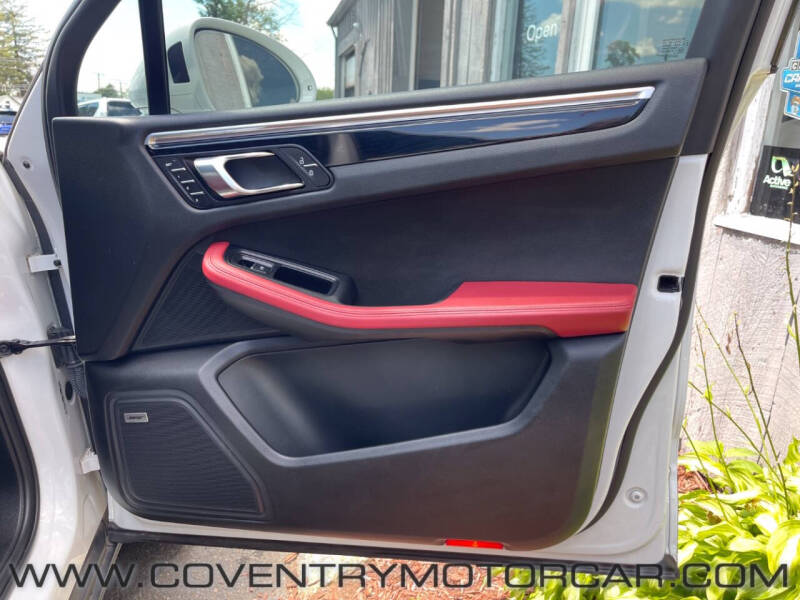 2020 Porsche Macan S