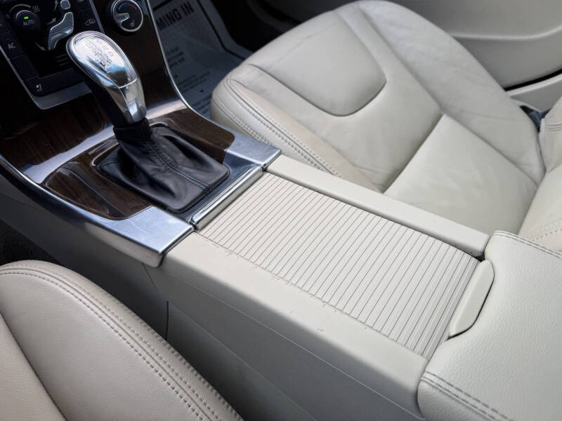 2013 Volvo S60 T5 Premier